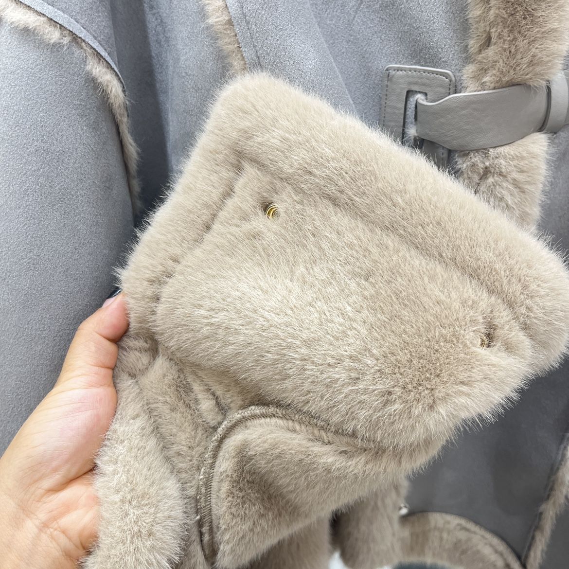 Lamm integrierte Jacke für Frauen mit einem Gefühl von Luxus 2023 Winter neuer Nerzpelz Plüsch Stehkragen Motorradanzug_voghion.com
