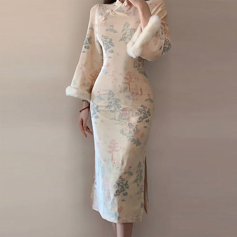 大碼新中式輕國風改良旗袍印花連衣裙女秋冬復古優雅收腰盤扣長裙