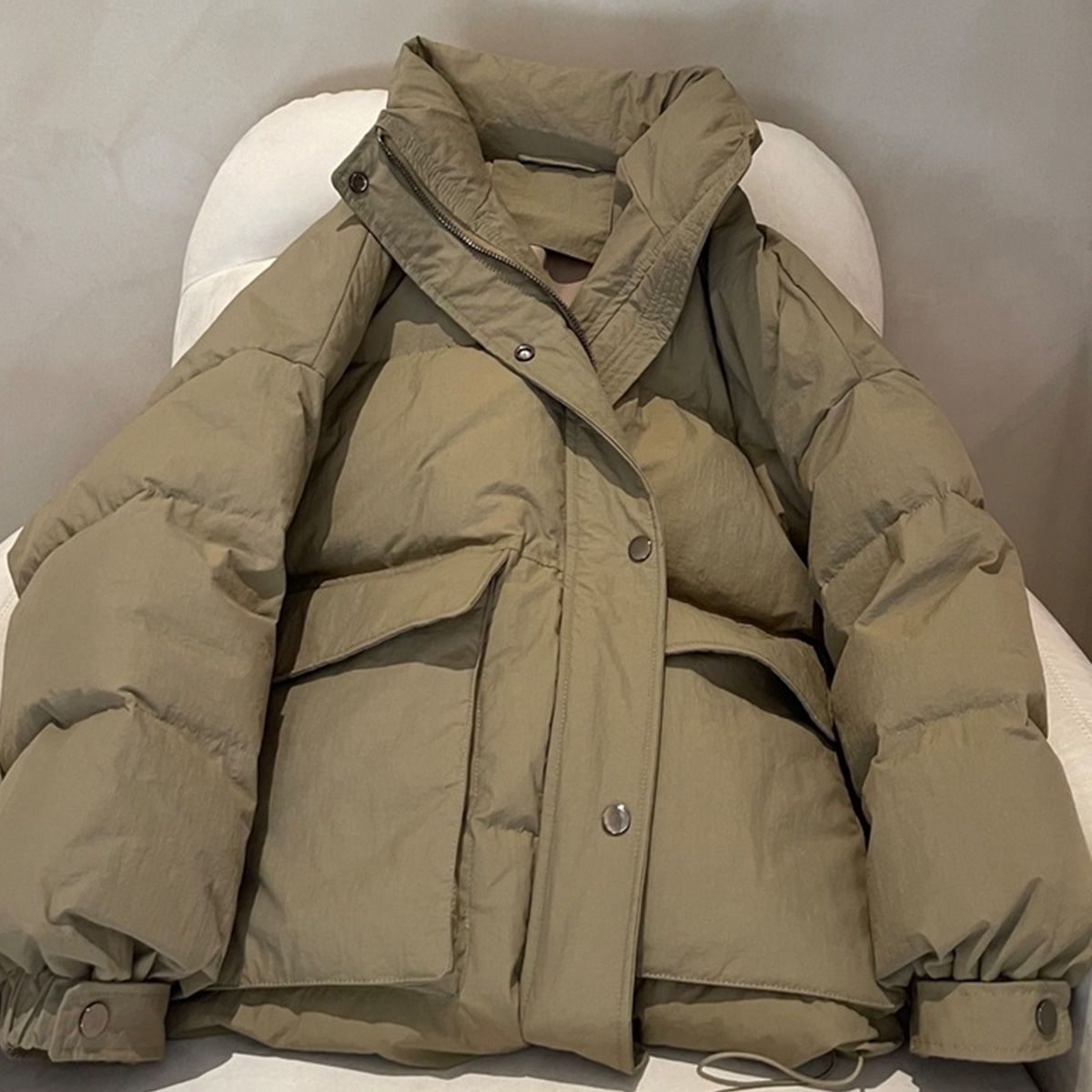 時尚簡約大碼棉服女2023冬季新款寬鬆顯瘦百搭立領大口袋棉衣外套