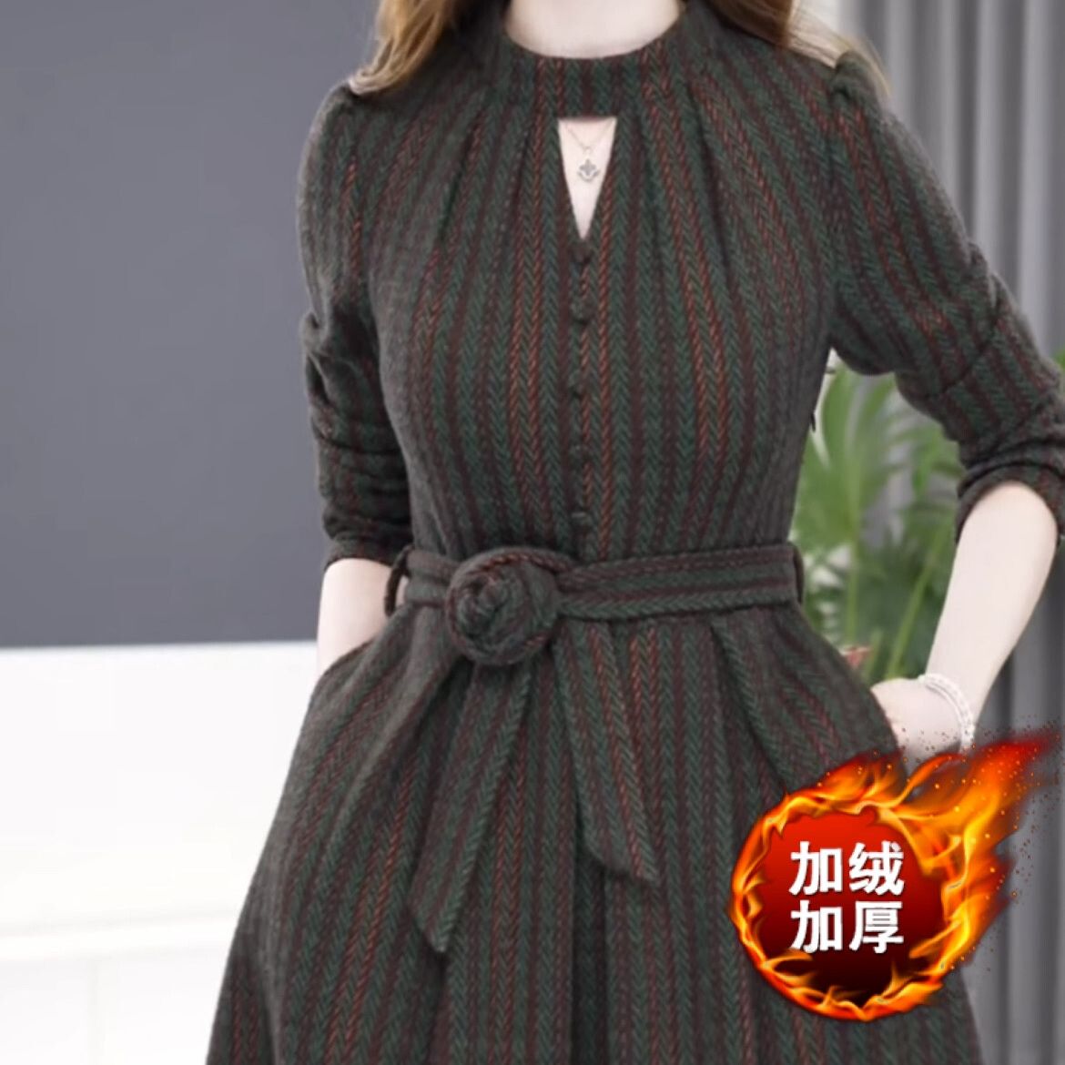 加絨加厚貴妃絨連衣裙2023冬季新款女高檔收腰小香風洋氣顯瘦裙子