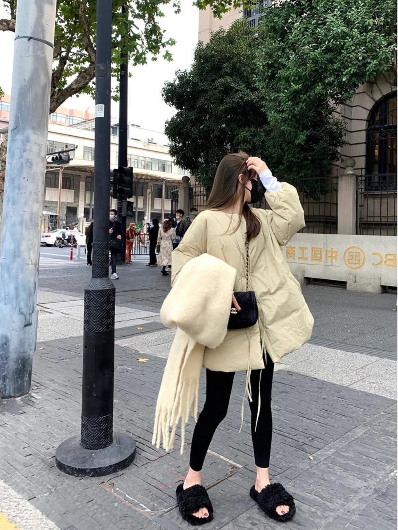 Korean version of loose-fitting women's winter new style high-end, flesh-covering, slimming, fashionable and warm mid-length cotton jacket