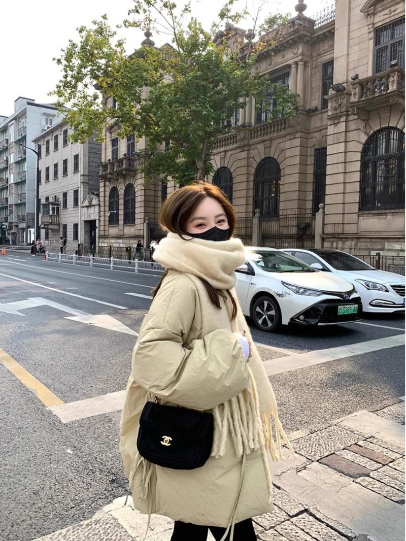 Korean version of loose-fitting women's winter new style high-end, flesh-covering, slimming, fashionable and warm mid-length cotton jacket