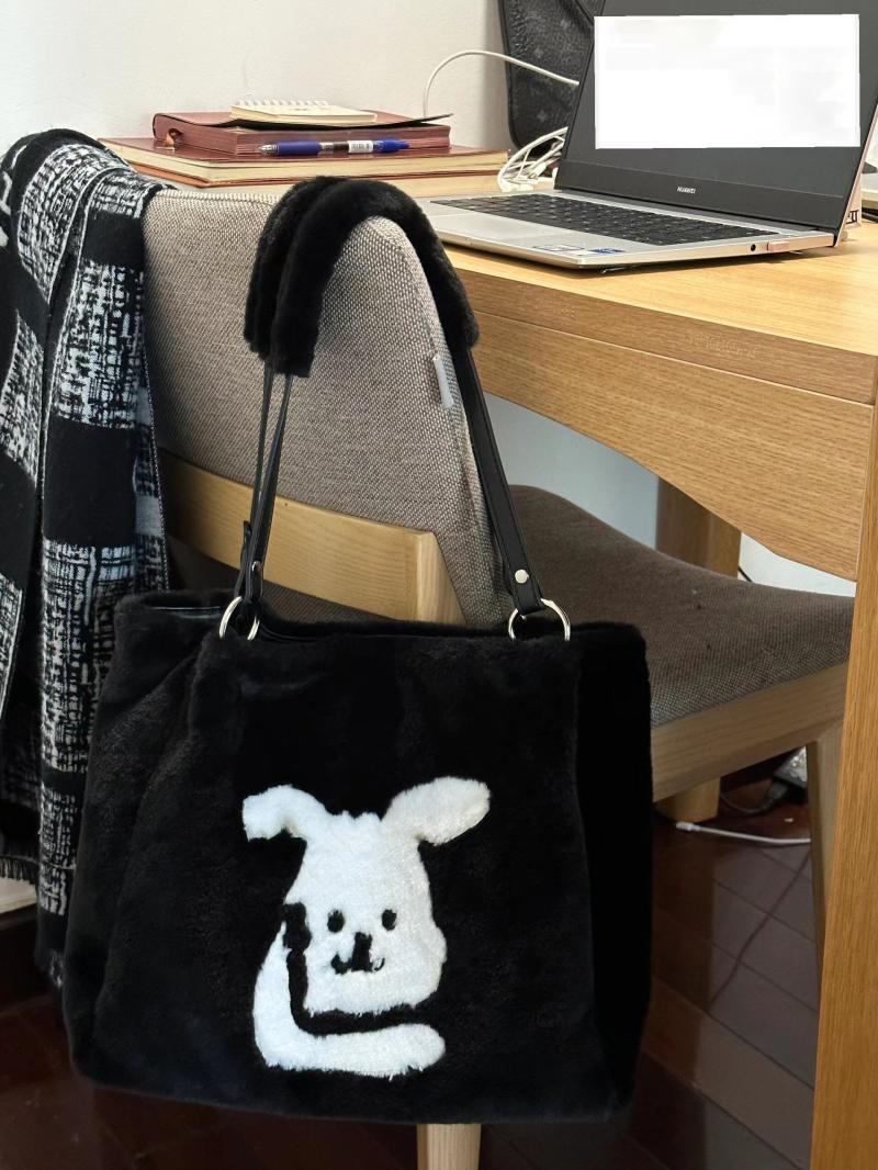 Niche casual large-capacity bag for women 2023 autumn and winter cute rabbit fur bag office worker commuting tote bag trendy