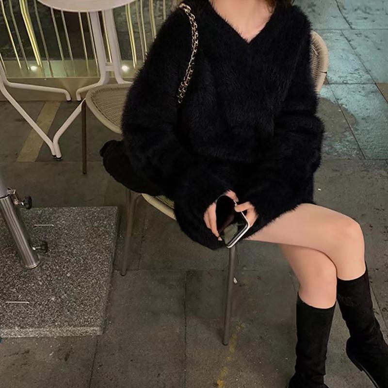 高級感慵懶黑色軟糯v領仿貂毛毛衣女秋冬加厚寬鬆套頭純欲針織衫