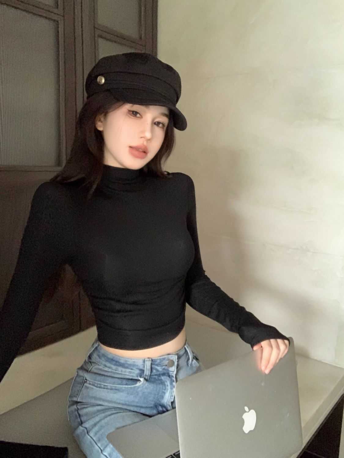 半高領打底衫女內搭緊身長袖t恤短款高腰收腰顯瘦性感純欲上衣冬