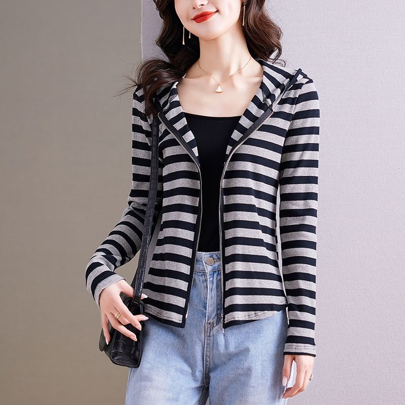 Paper Man Striped Series  Autumn New Yangzi Yarn Wool Skinny Texture Knitted Hooded Cardigan Top