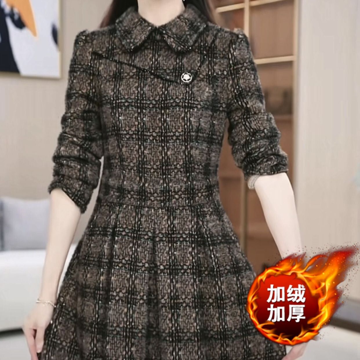 高檔加絨加厚貴妃絨連衣裙2023冬新款女小香風娃娃領氣質格子裙子