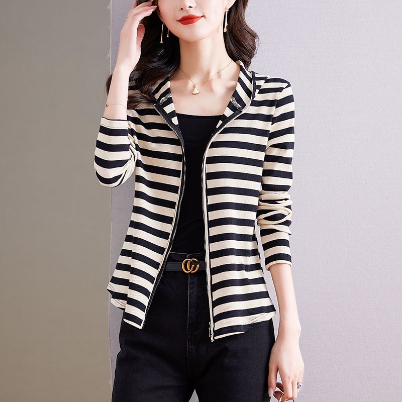 Paper Man Striped Series  Autumn New Yangzi Yarn Wool Skinny Texture Knitted Hooded Cardigan Top