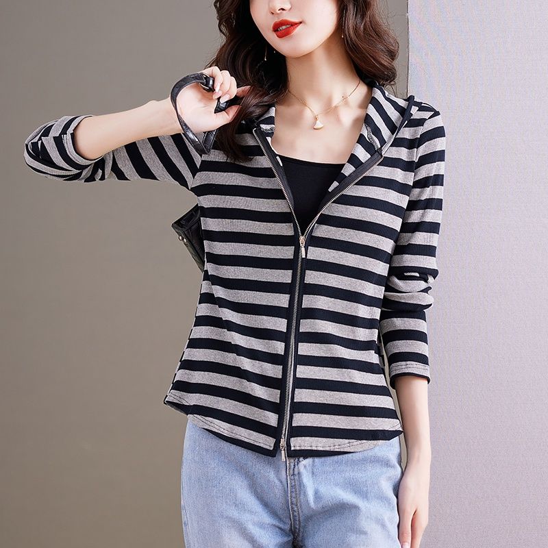 Paper Man Striped Series  Autumn New Yangzi Yarn Wool Skinny Texture Knitted Hooded Cardigan Top