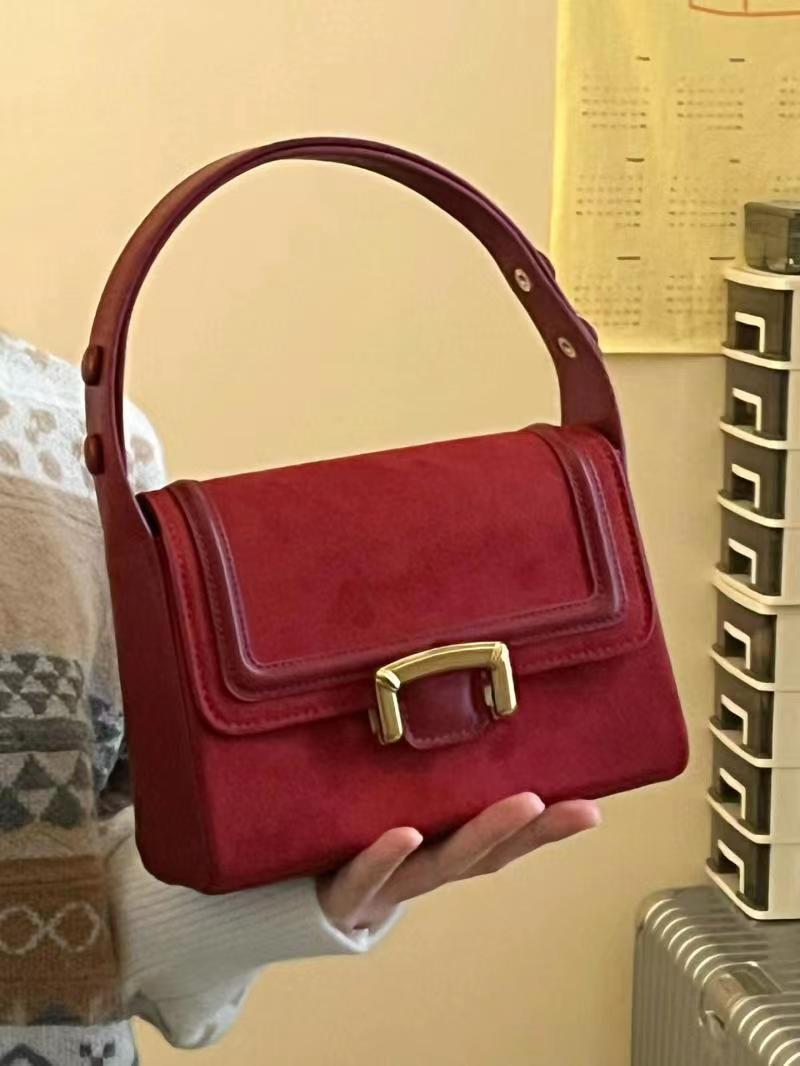 Autumn and winter festive red wedding bag bridal bag 2023 textured western style small square bag fashionable retro portable shoulder bag for women