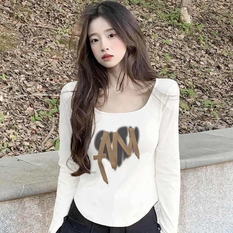 純欲甜辣方領T恤女秋冬裝新款內搭長袖短款打底衫白色氣質上衣女