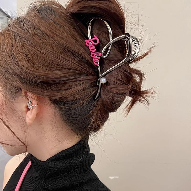 Sweet and cool Barbie ins grab clip love niche back head bun hair new temperament shark clip high-end heart-shaped clip