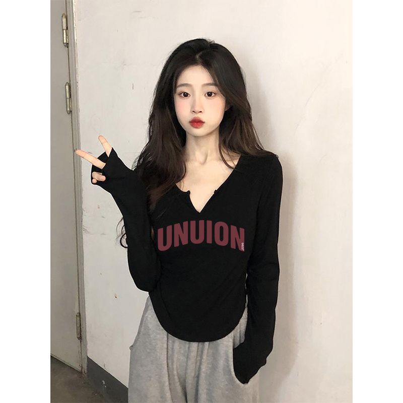 2023早秋上衣女短款v領黑色長袖t恤女士純欲風辣妹ins內搭打底衫