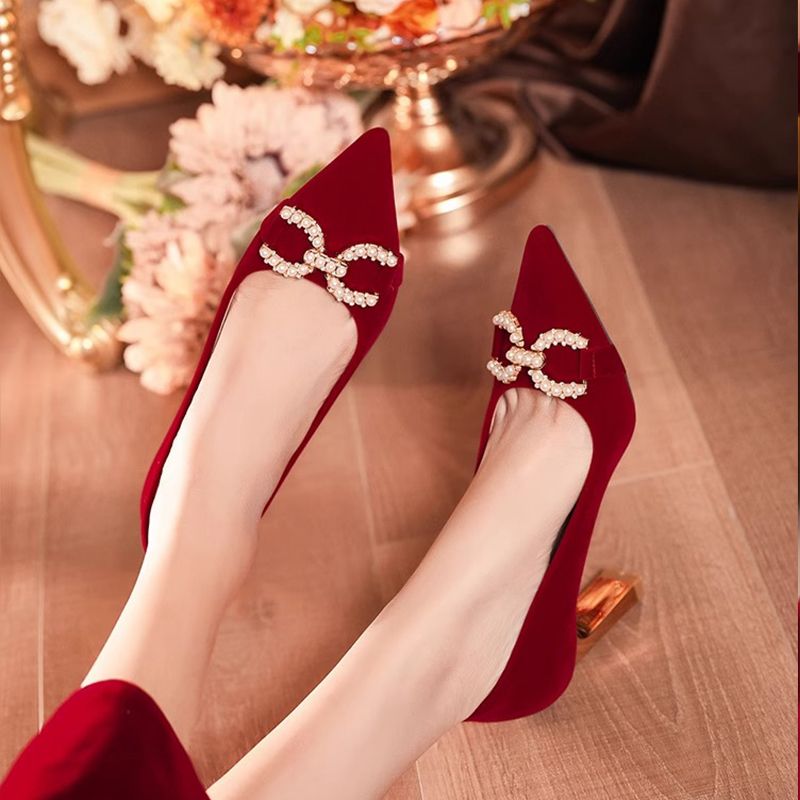 红色结婚鞋女秋冬新款粗跟秀禾婚纱两穿中式新娘敬酒服高跟不累脚