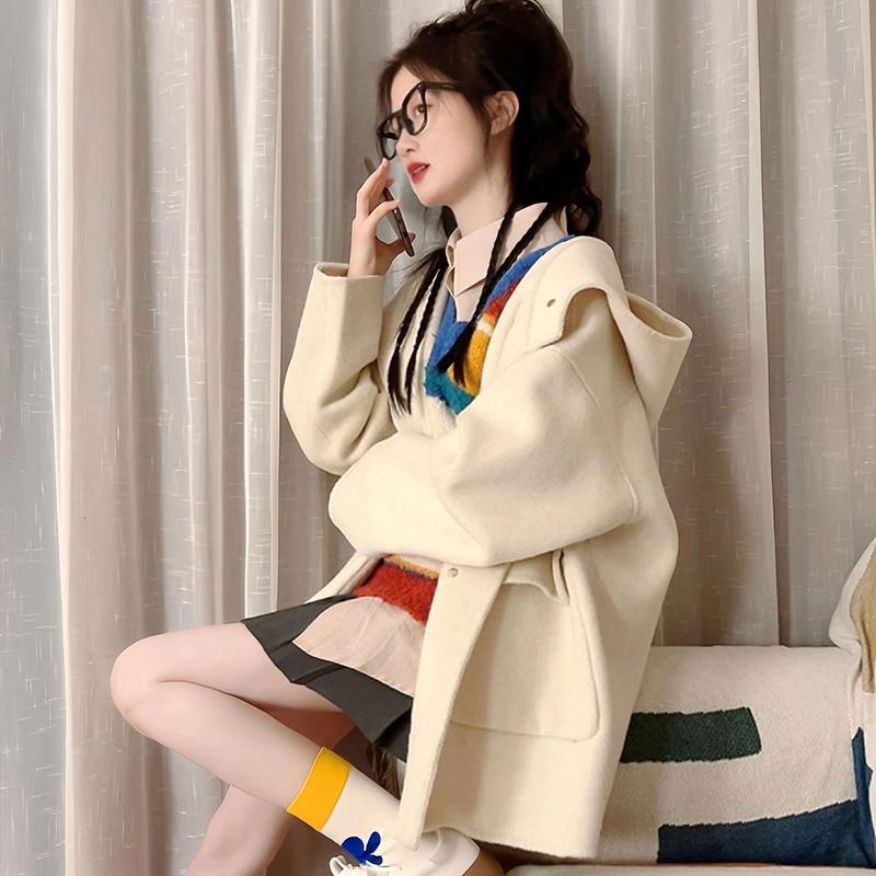 小個子短款斗篷大衣女秋冬新款今年流行學院風甜美小眾雙面呢大衣