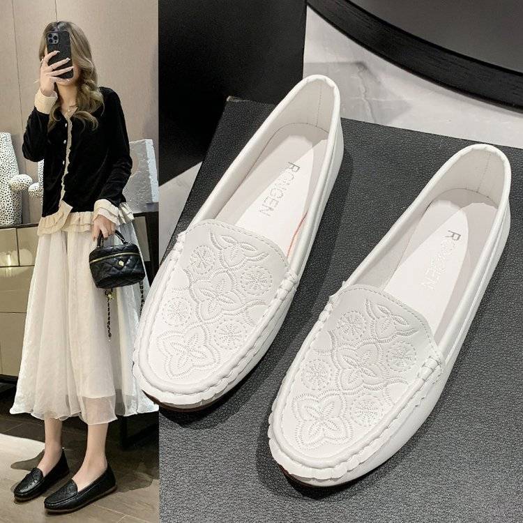 Embroidered white single shoes for women 2023 autumn new soft-soled breathable flat-soled bean shoes non-slip work nurse shoes