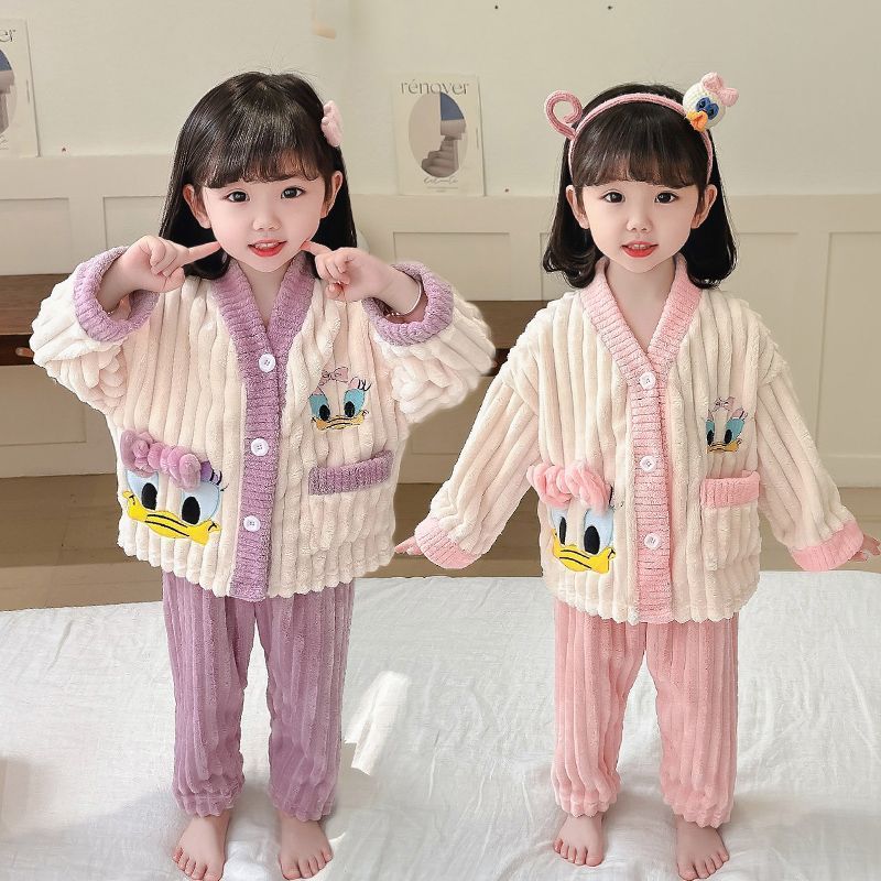 儿童珊瑚绒家居可爱开衫洋气分体宽松睡衣卡通内外穿舒适韩版冬款