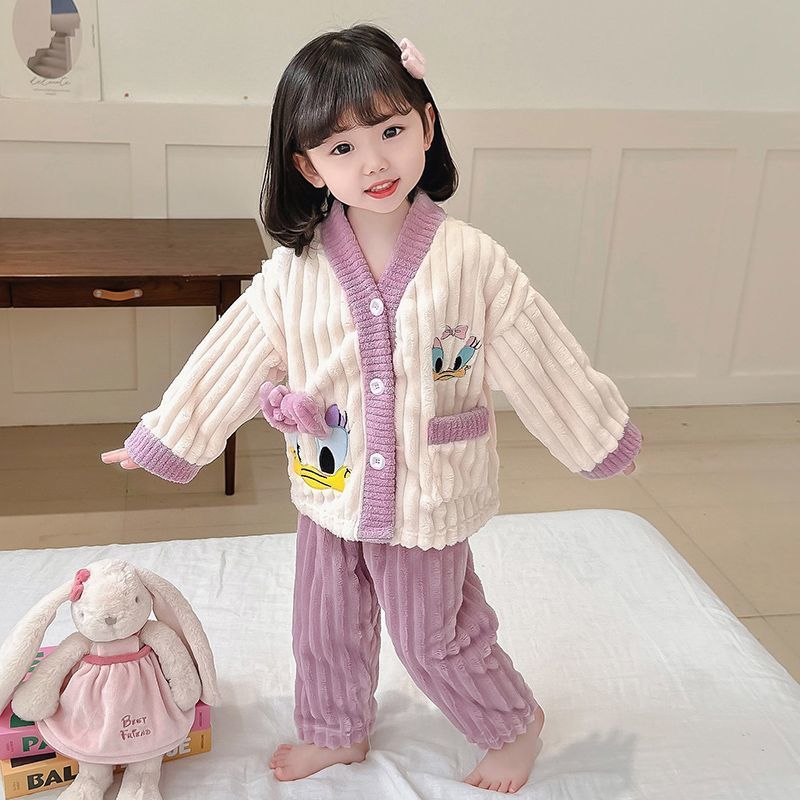 儿童珊瑚绒家居可爱开衫洋气分体宽松睡衣卡通内外穿舒适韩版冬款