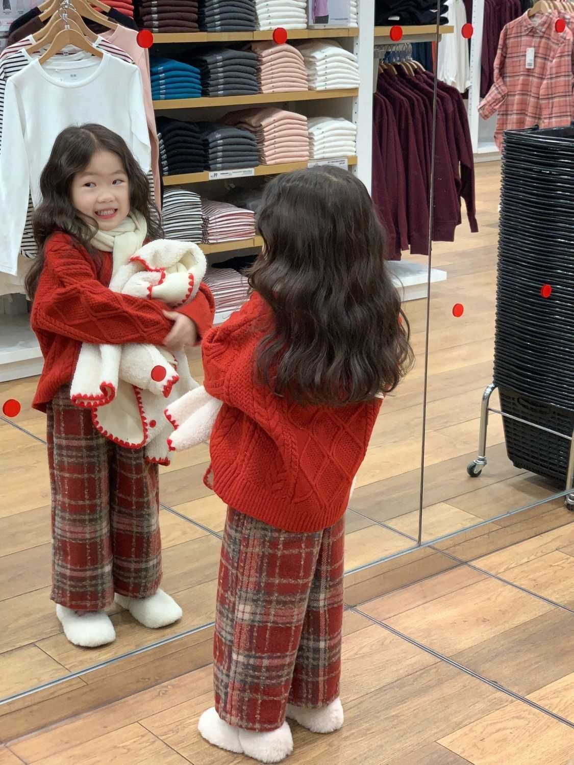 Korean style Xiaoxiang style sweater two-piece set 2023 new New Year's greetings sweater knitted sweater woolen plaid pants