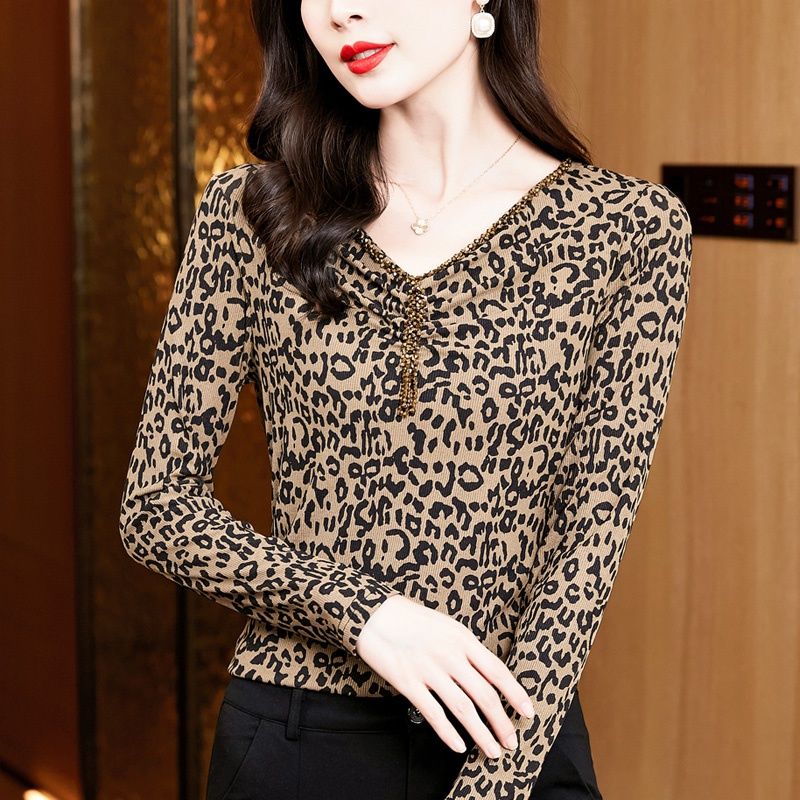 2024春秋新款時尚洋氣百搭V領豹紋釘珠長袖女士大碼t恤打底衫上衣
