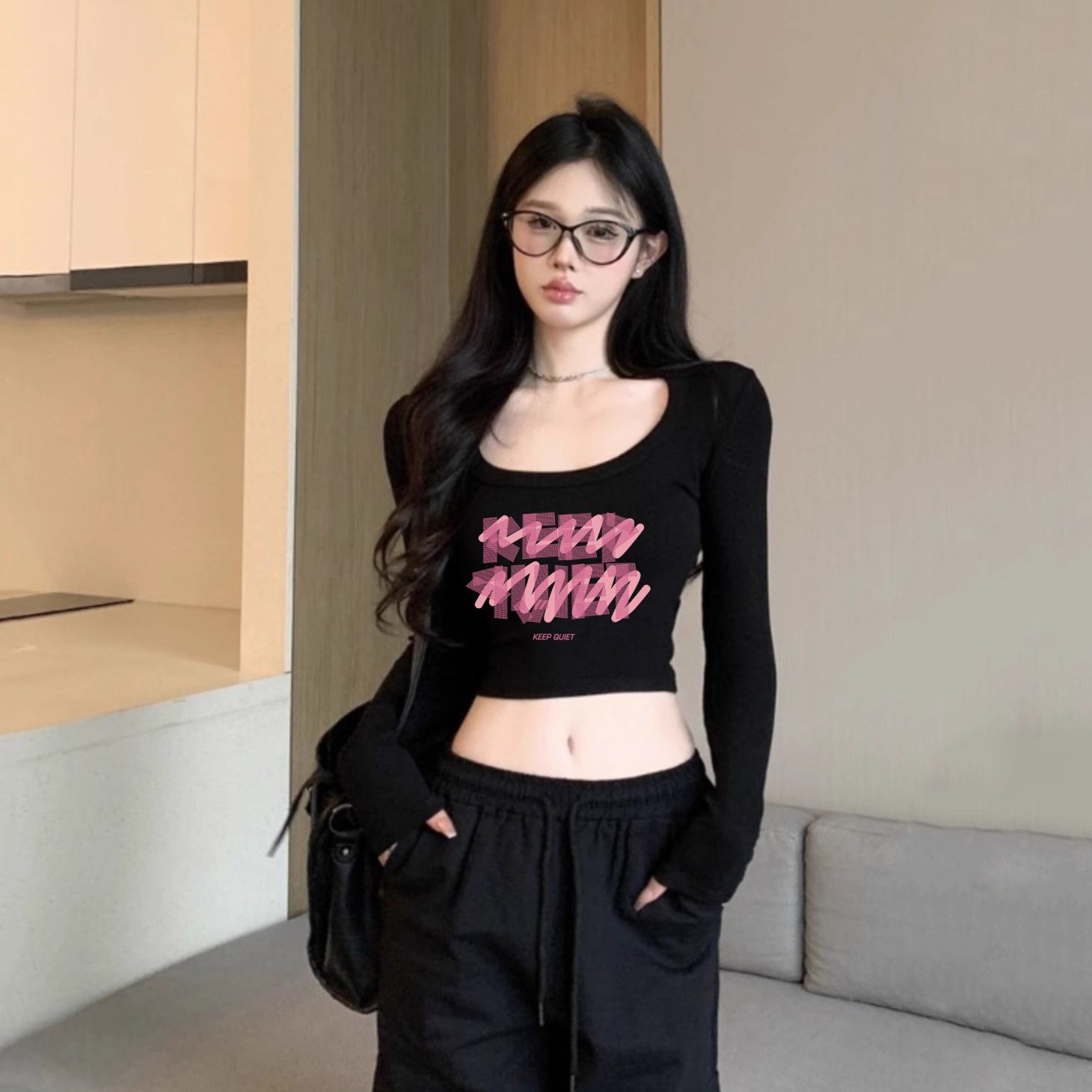 秋季新款U領短款長袖t恤女修身顯瘦內搭打底衫韓系小眾甜辣上衣