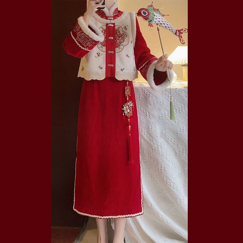新中式復古紅色過年服旗袍連衣裙女秋冬季刺繡馬甲外套長裙子套裝