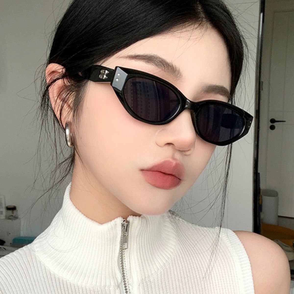 復古貓眼墨鏡高級感Jennie窄框眼鏡2023新款潮防紫外線墨鏡ins女