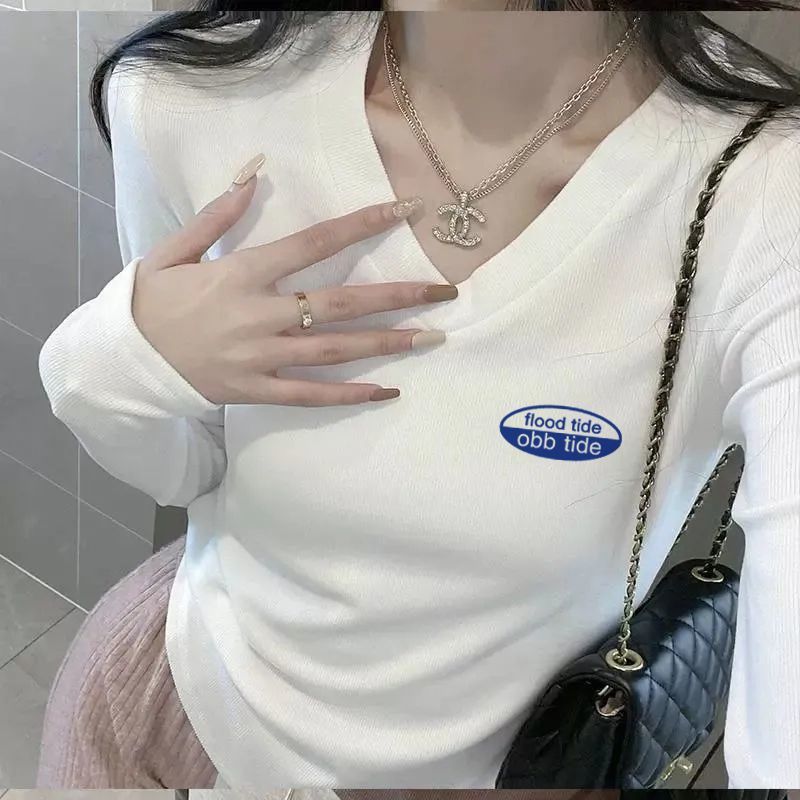 甜辣印花V領長袖T恤女2024早秋新款純欲風小眾修身顯瘦打底衫上衣