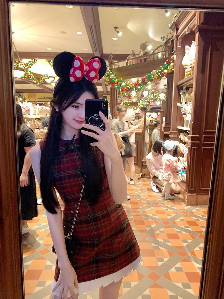 2023 Winter Christmas and New Year Princess Style Short Skirt Red Plaid Mini Dress French Sweet Vest Dress Fashion