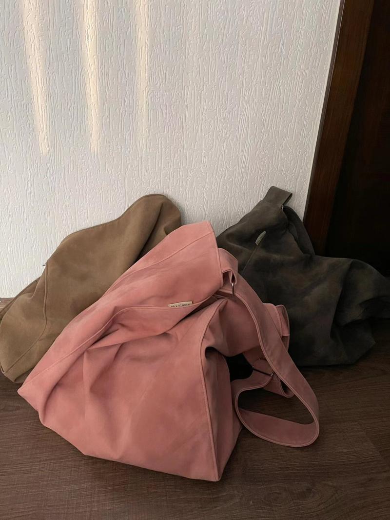 Literary and versatile textured crossbody bag 2023 solid color niche design large capacity tote bag office worker commuting bag for women