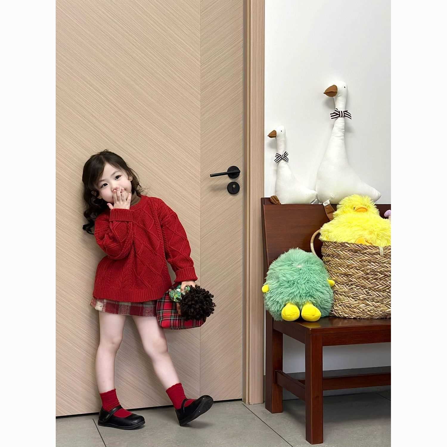 2023秋冬季女童聖誕新年紅色麻花套頭毛衣復古紅格子半裙兩件套潮