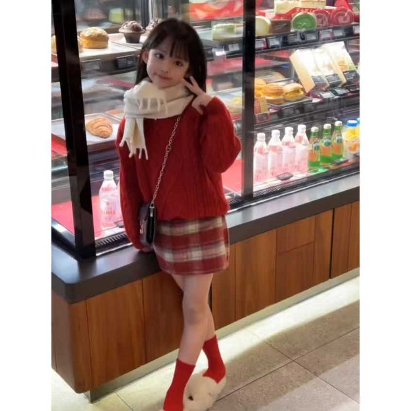 韩版小香风冬季新款女童洋气新年红色喜庆套头毛衣上衣红格裙子