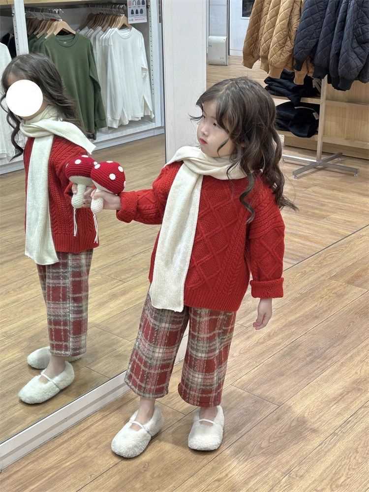 女童针织童装套装2023秋冬新款洋气新年红色毛衣加绒直筒裤两件套