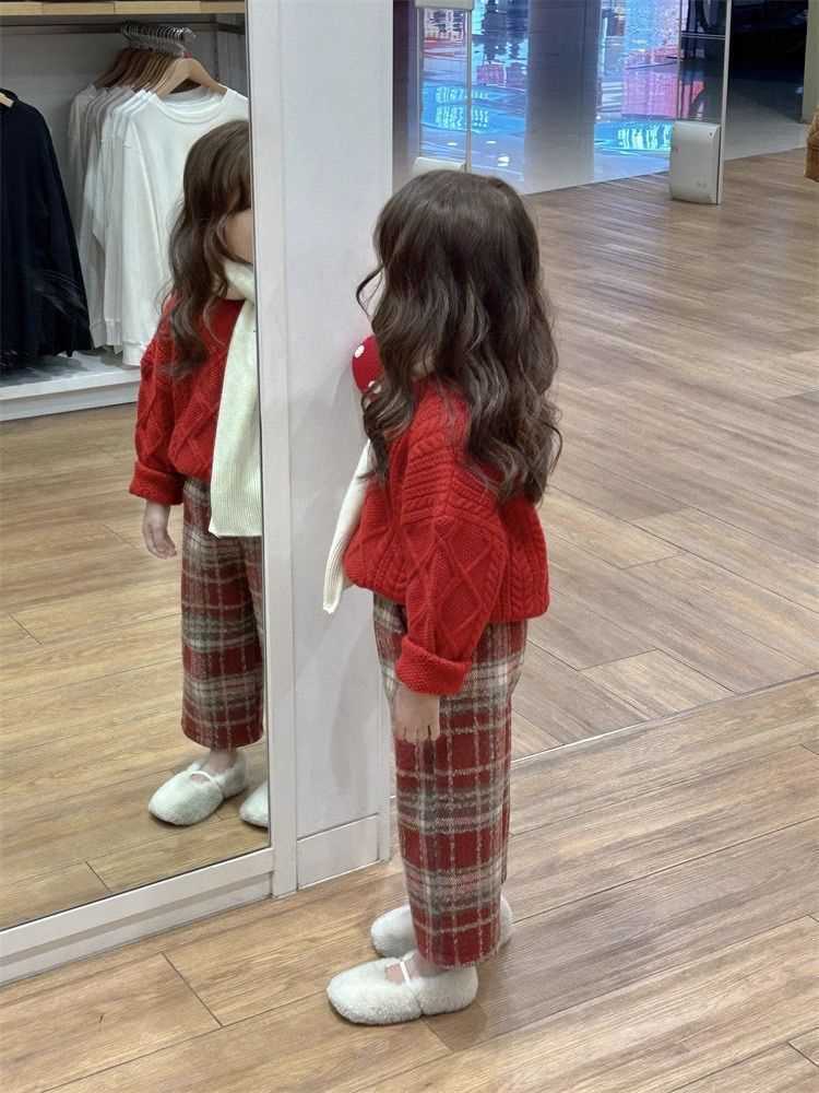 女童毛衣套装冬女童韩版新年绞花毛衣格子裤两件套潮