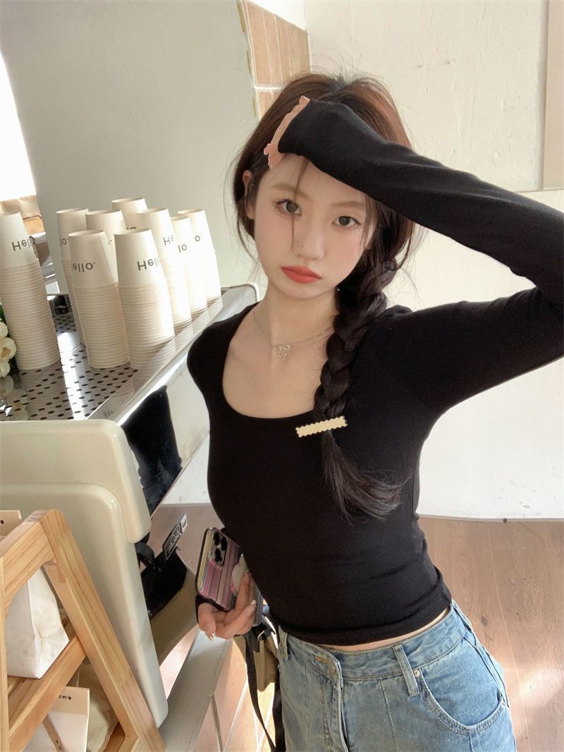 甜美正肩長袖t恤女設計感小眾早秋chic別致黑色修身u領短款上衣