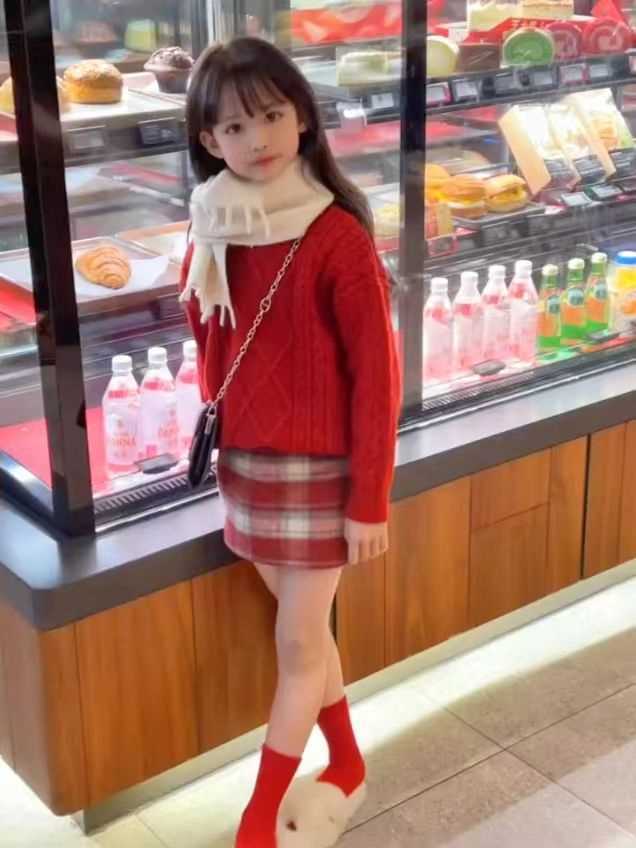 Korean style Xiaoxiangfeng new winter style girls' new year's red festive red pullover sweater top red plaid skirt