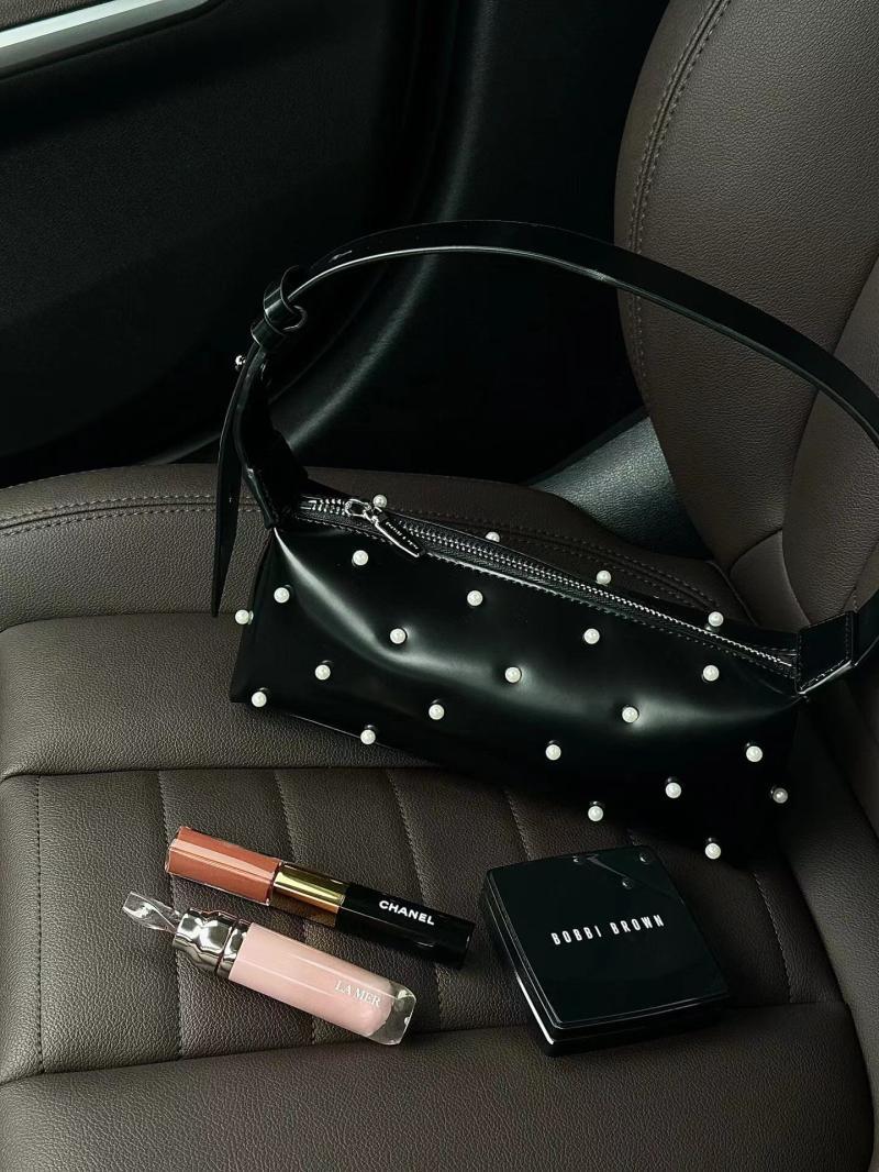 Light luxury and high-end handbag, new trendy brand design, pearl shoulder armpit bag, 2023 autumn and winter women's bag