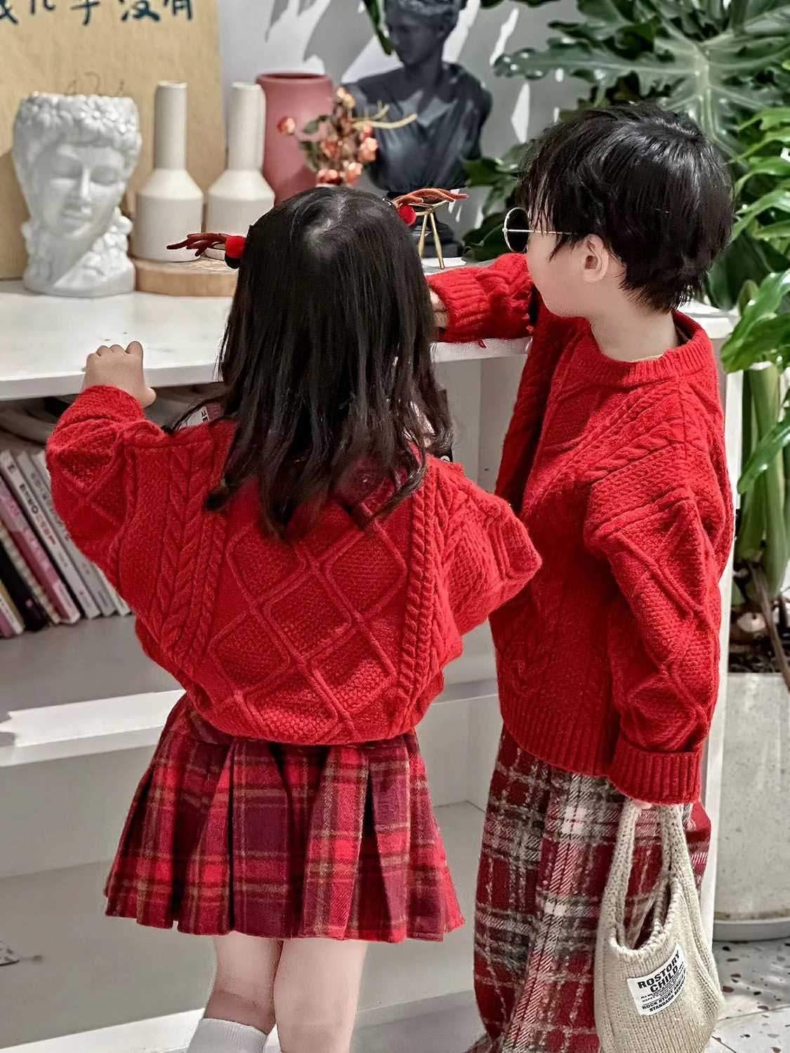 韩版女童2024秋冬新款圣诞新年红色毛衣儿童宝宝格纹百褶裙长裤子
