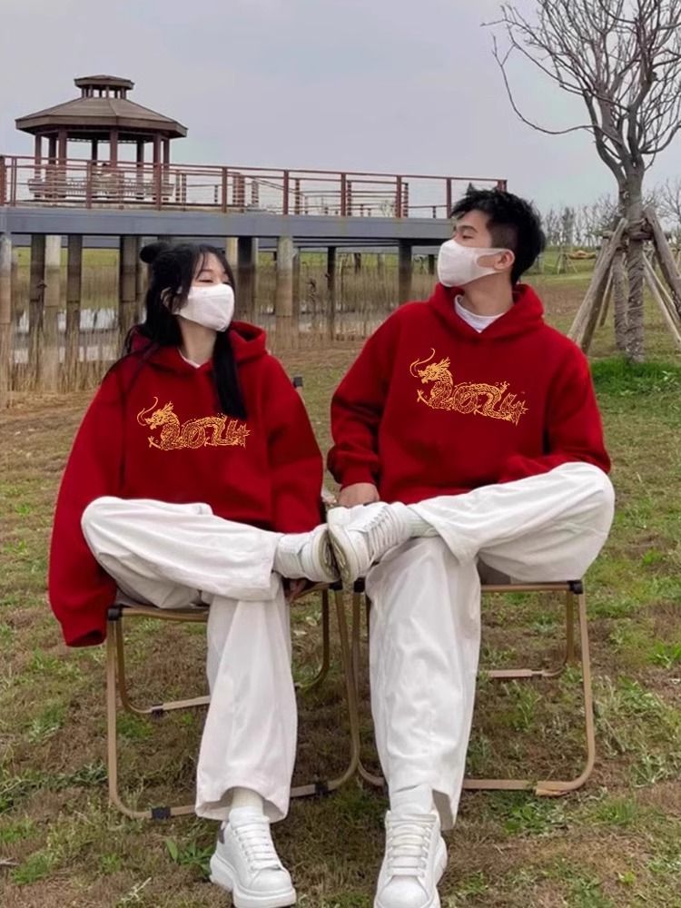 秋冬新款酒紅色2024本命年衛衣寬鬆龍年連帽新年男女上衣加絨外套