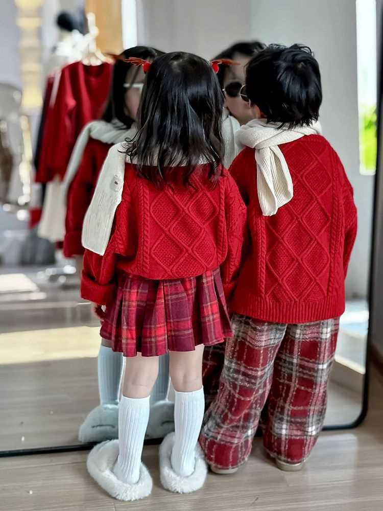 韩系童装2023秋冬季新款新年拜年红色毛衣男女童加绒格纹直筒裤潮