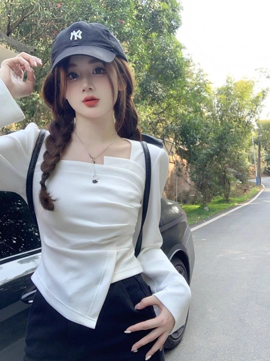 Irregular square neck long-sleeved T-shirt for women autumn and winter 2024 new white bottoming shirt sexy inner waist top