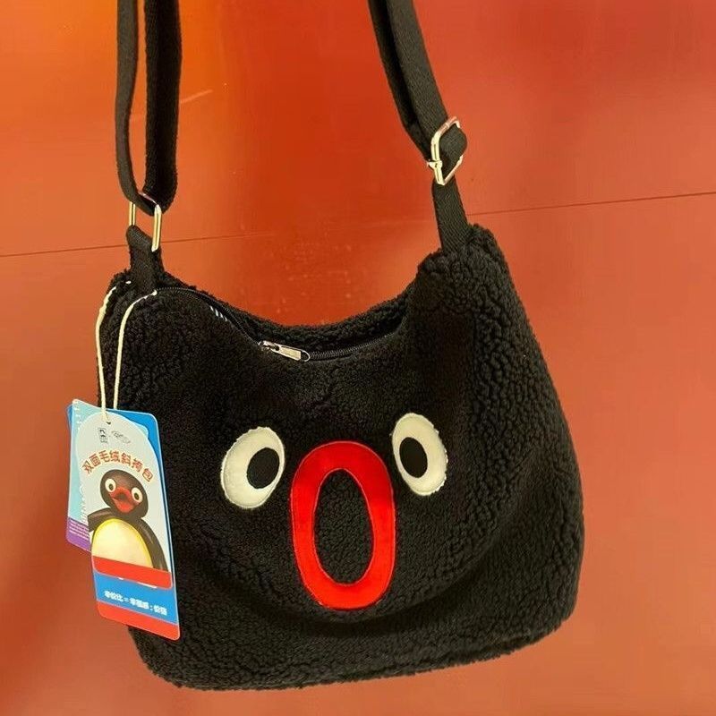 Niche cute penguin plush bag furry cartoon double-sided crossbody bag 2023 new autumn and winter shoulder bag for women