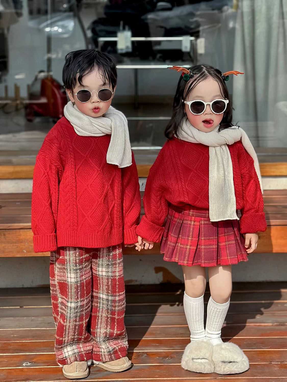 Korean style girls 2024 autumn and winter new Christmas and New Year red sweater children's baby plaid pleated skirt long pants