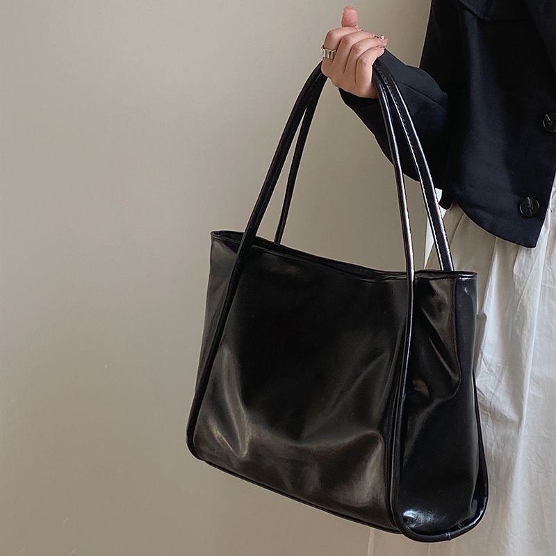 Niche design new trendy portable shiny tote bag for women large capacity class college student casual armpit shoulder bag