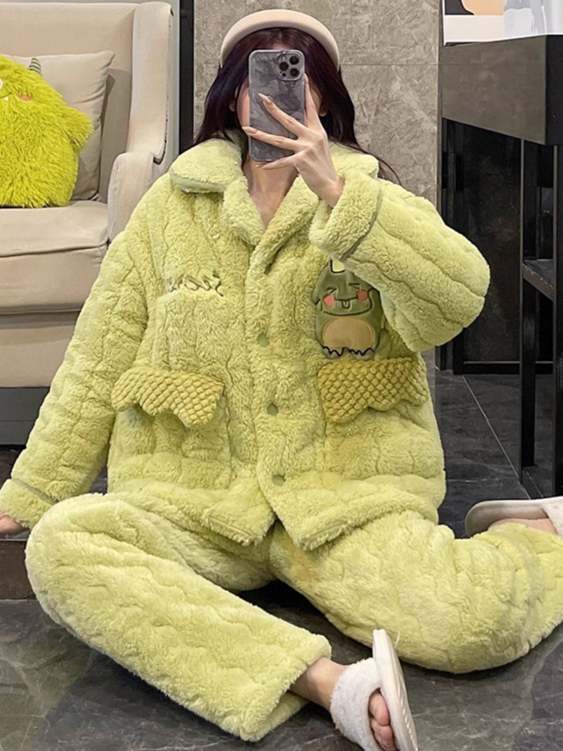 三層珊瑚絨睡衣女款加絨加厚夾棉保暖綠色小恐龍開衫法蘭絨家居服