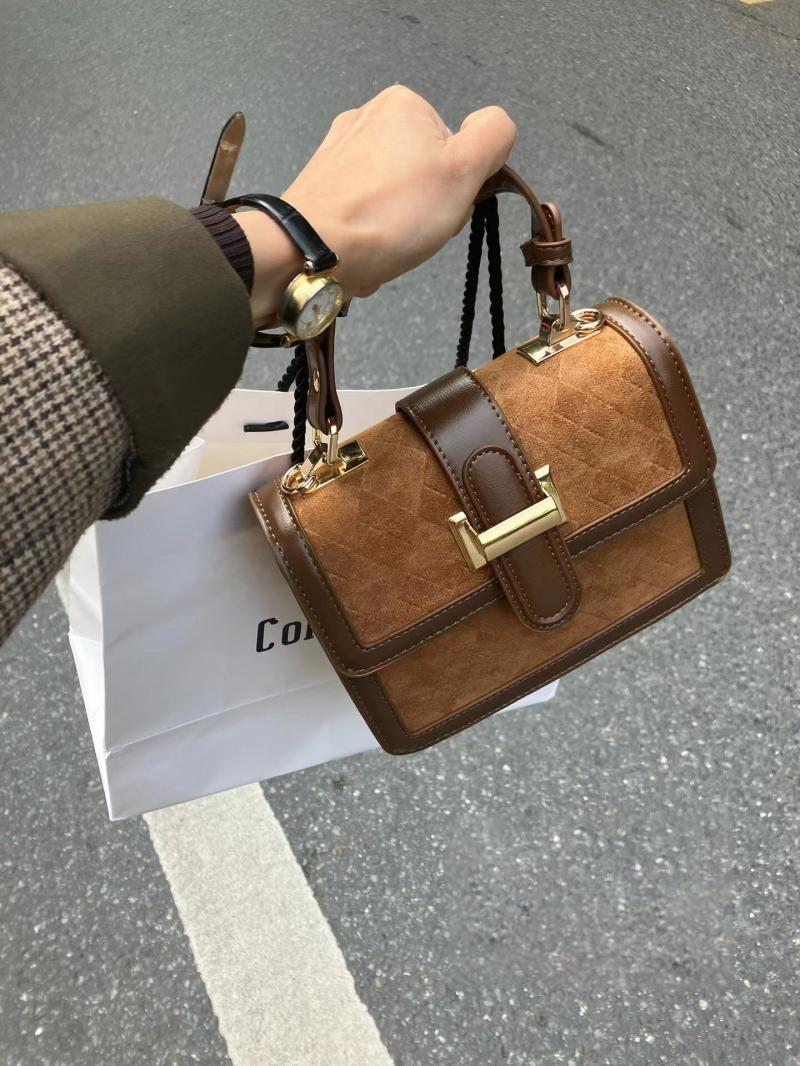 Retro niche bag 2023 new autumn and winter high-end texture small square bag casual and versatile commuter portable crossbody bag