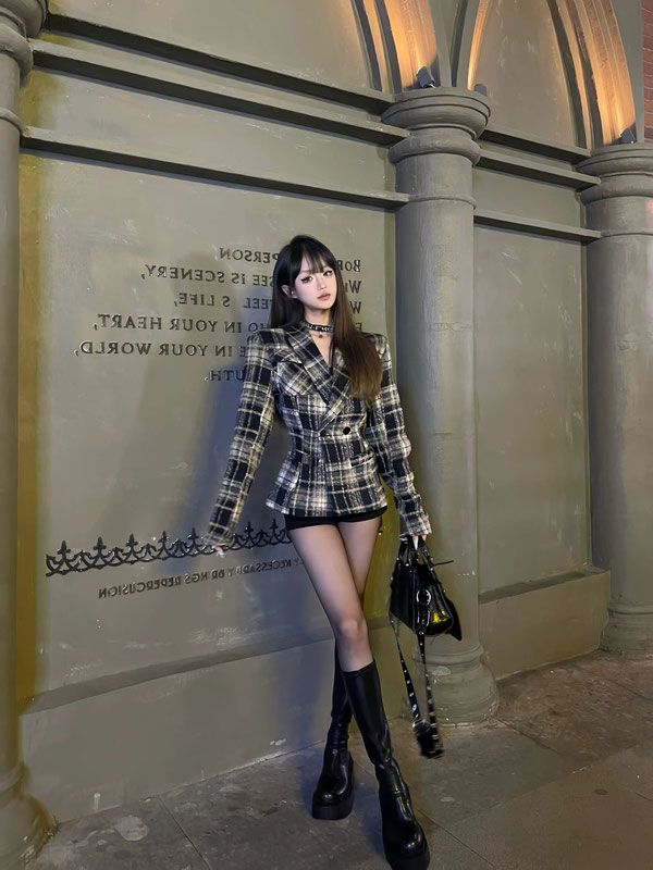 High-end plaid woolen jacket, American retro Maillard temperament, waisted short woolen striped suit top