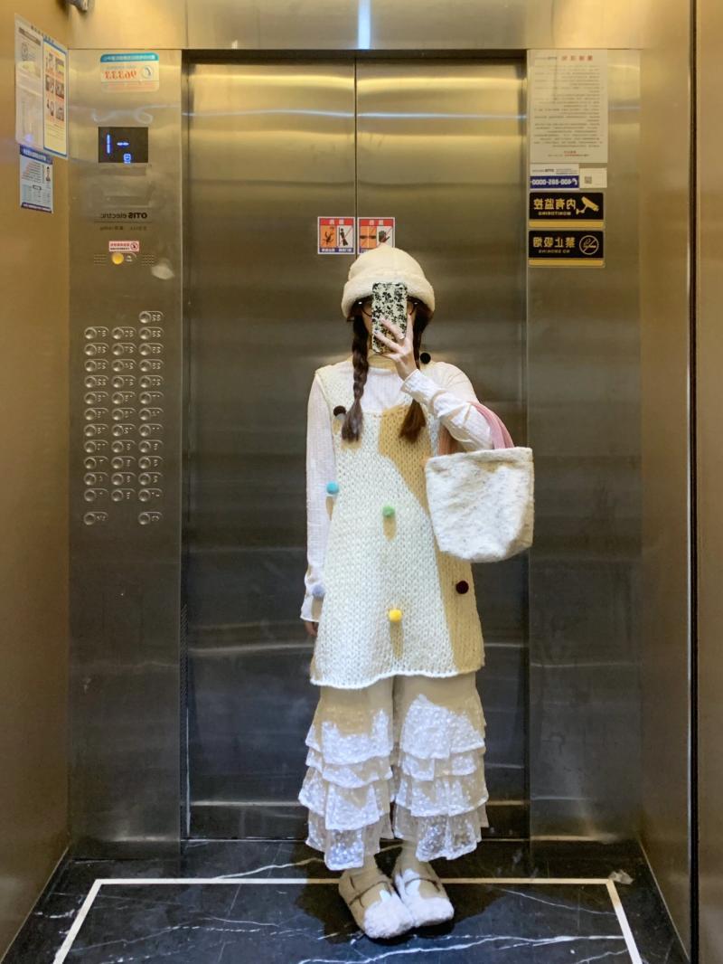 大容充棉手柄手提包2024新款春季通勤水桶包包女休閒百搭手拎包