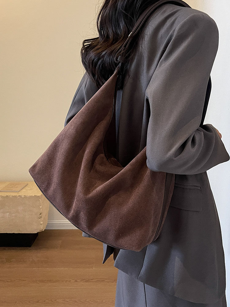 磨砂復古大容量包包女2023秋冬新款單肩包軟面洋氣百搭通勤斜挎包