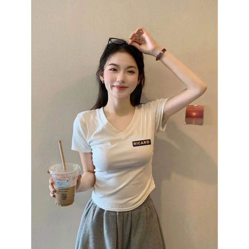 正肩v領短袖t恤女夏季設計感修身小心機小眾修身短款辣妹上衣